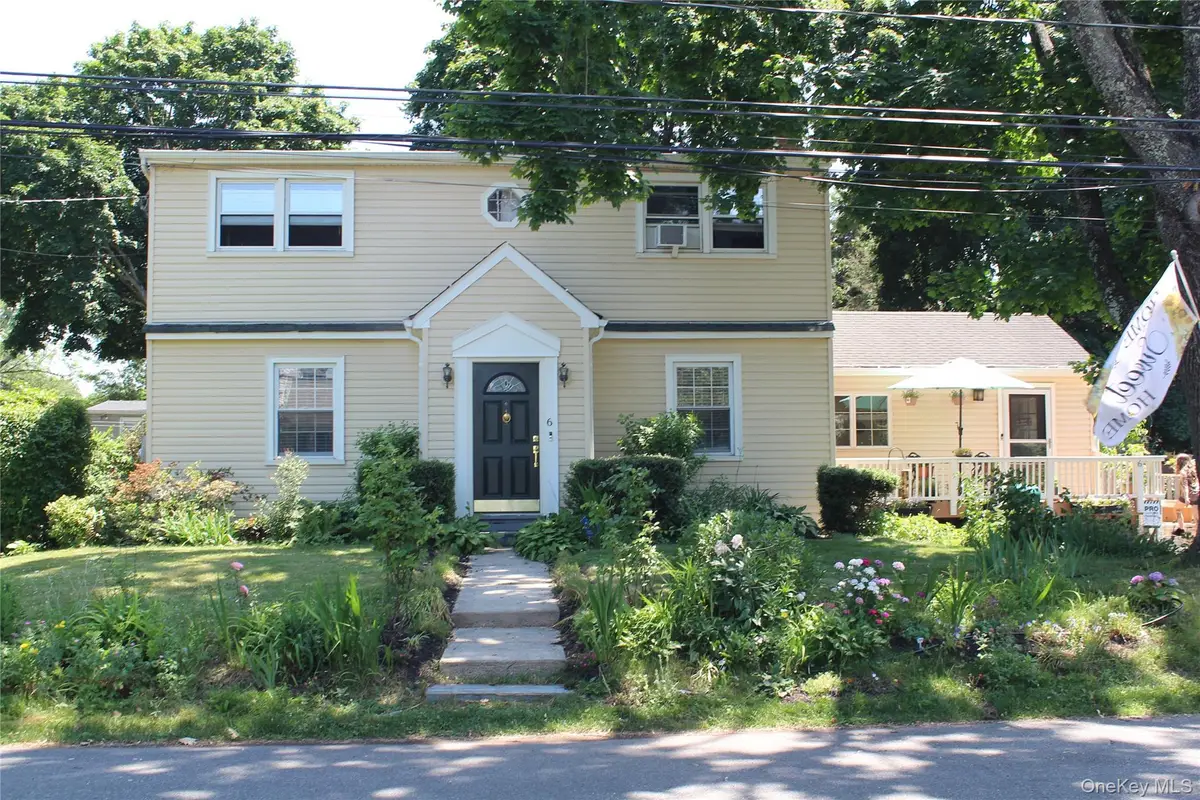 6 Howe Street, Huntington Station, NY 11746 - #1