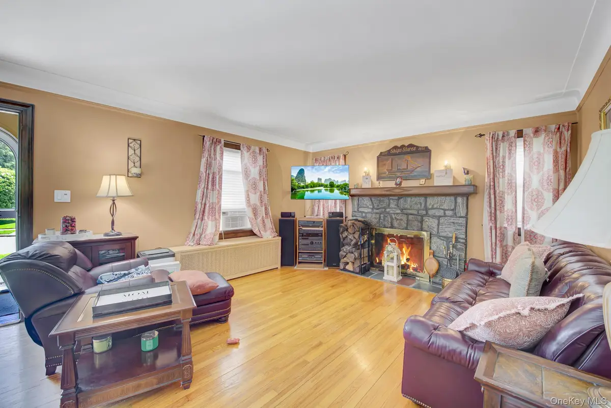 130 Fairfield Avenue, Mineola, NY 11501 - #1