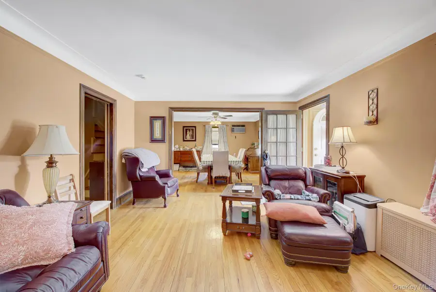 130 Fairfield Avenue, Mineola, NY 11501 - #2