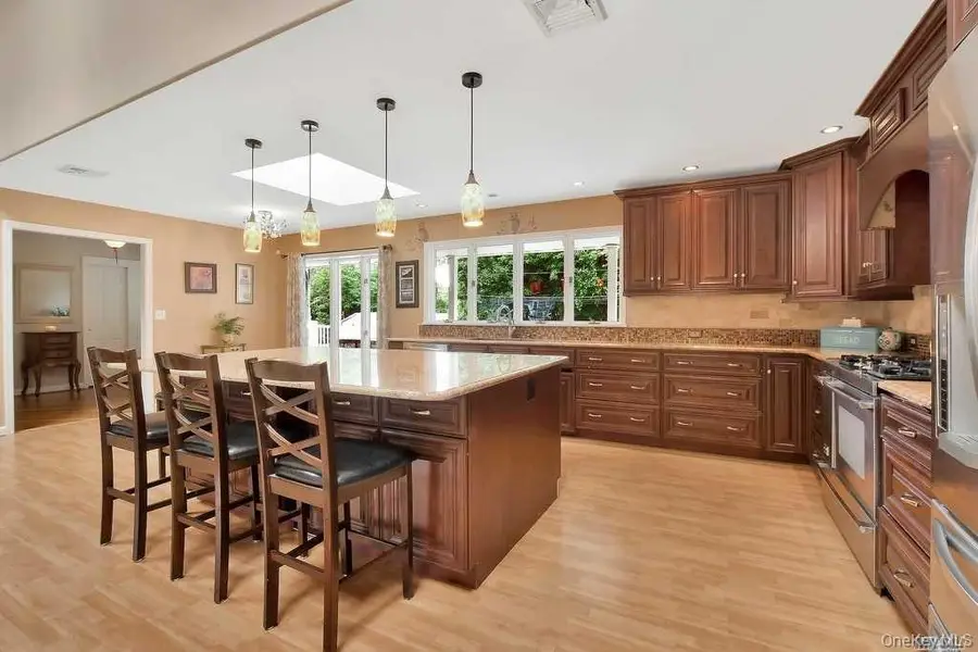 6 Winfield Drive, Sound Beach, NY 11789 - #2
