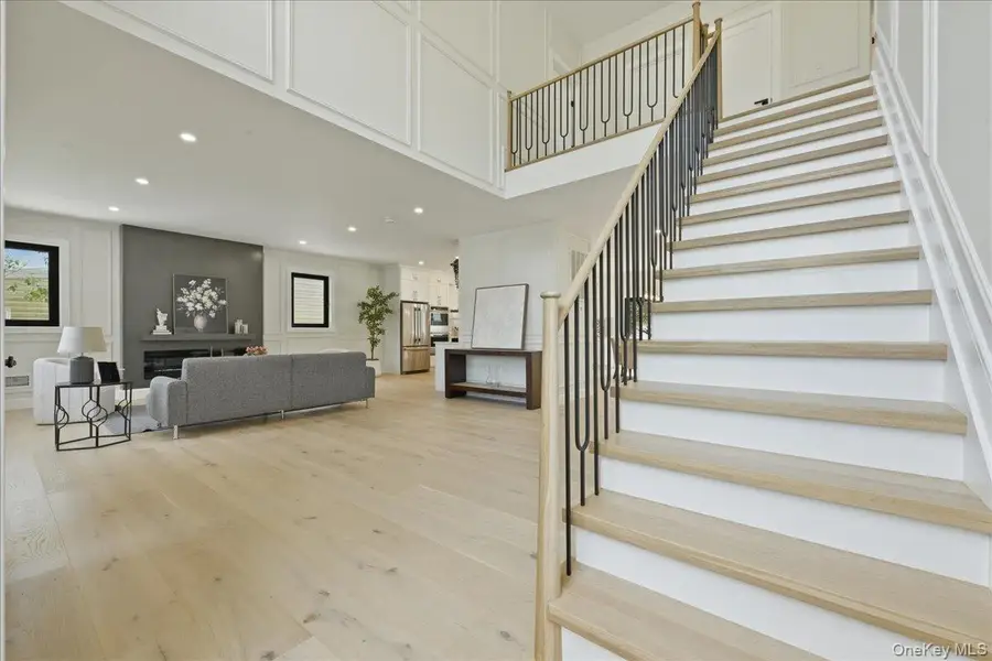 24 Middle Lane, Westbury, NY 11590 - #2
