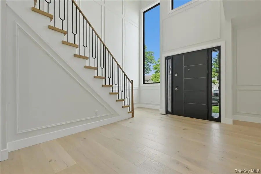 24 Middle Lane, Westbury, NY 11590 - #3