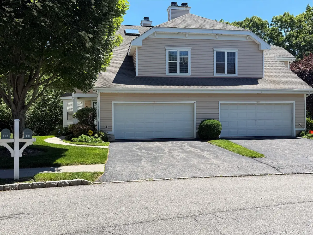 121 Winding Ridge Road 121 Winding Ridge Road, White Plains, NY 10603 - #1
