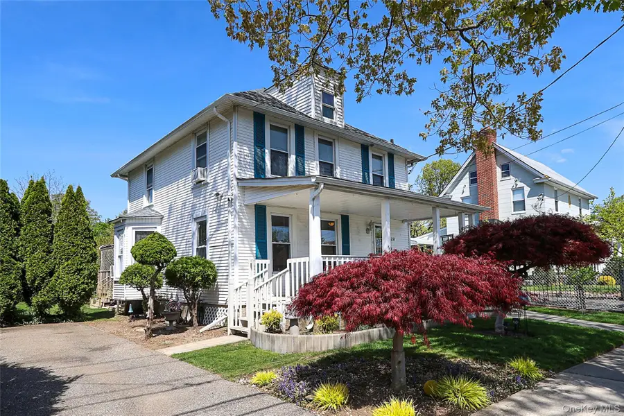 237 Fulton Street, Westbury, NY 11590 - #2