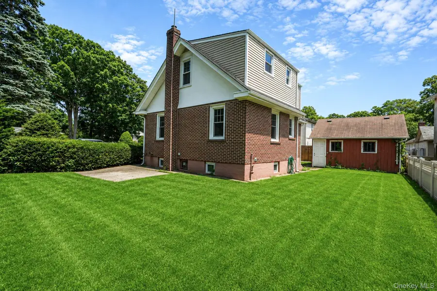 44 Elizabeth Avenue, Smithtown, NY 11787 - #3