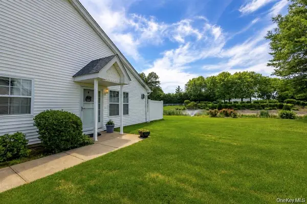 7 Summerfield Lane S #7, Aquebogue, NY 11931