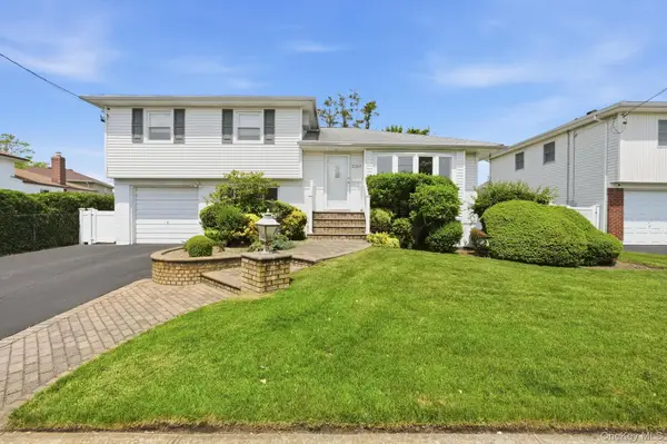 2367 Aron Drive E, Seaford, NY 11783