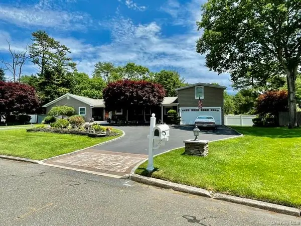 5 Jacqueline Court, Port Jefferson Station, NY 11776