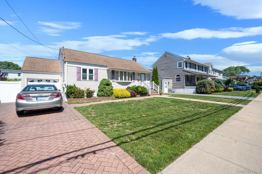 52 Eastlake Avenue, Massapequa Park, NY 11762 - #3