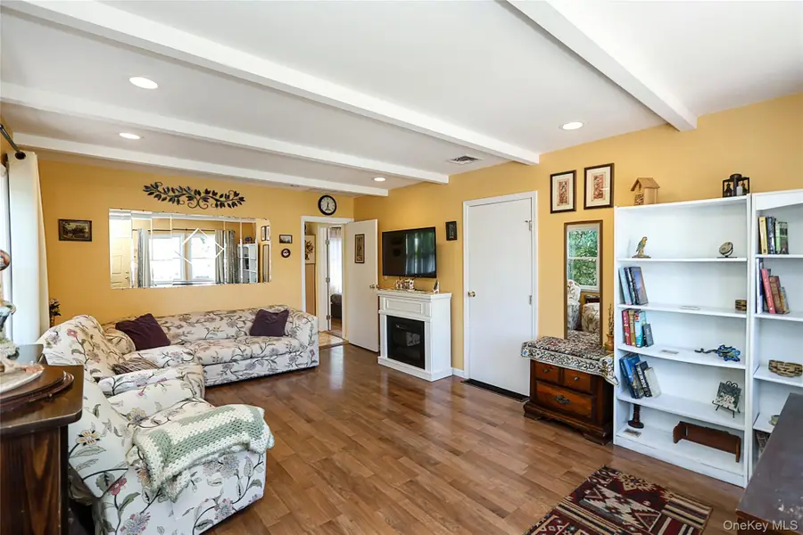 110 Franklin Avenue, East Northport, NY 11731 - #3