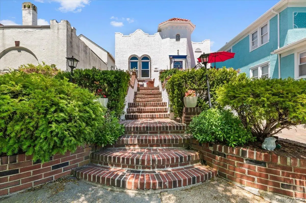 323 E Walnut Street, Long Beach, NY 11561 - #1