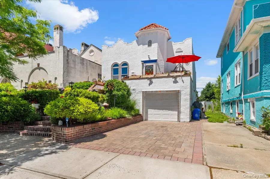 323 E Walnut Street, Long Beach, NY 11561 - #2