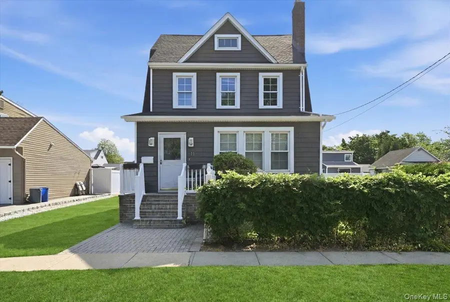11 Moeller Street, Hicksville, NY 11801 - #2