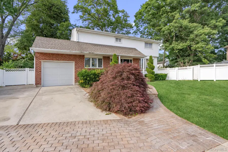 45 Mildred Court, Plainview, NY 11803 - #2