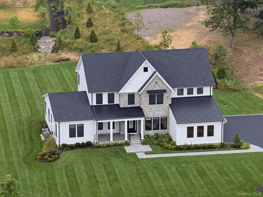 1 Levitow Court, Dix Hills, NY 11746 - #3
