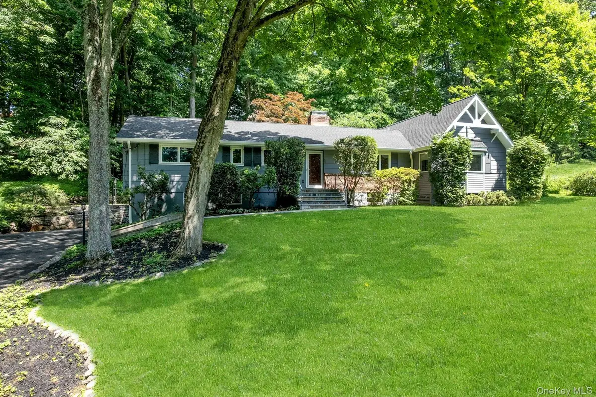 15 Deerfield Lane S, Pleasantville, NY 10570 - #1