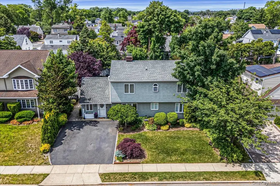 104 Choir Lane, Westbury, NY 11590 - #2