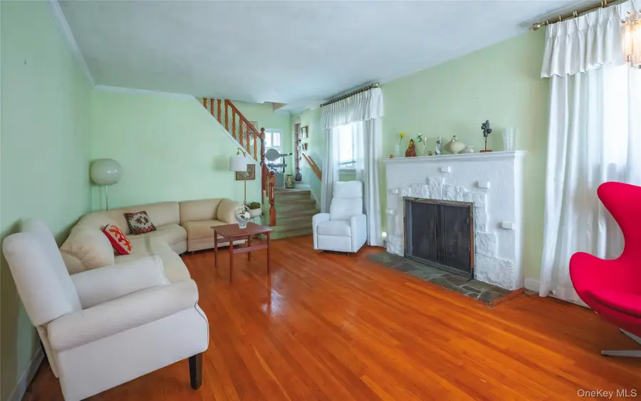 141-27 Coolidge Avenue, Briarwood, NY 11435 - #2