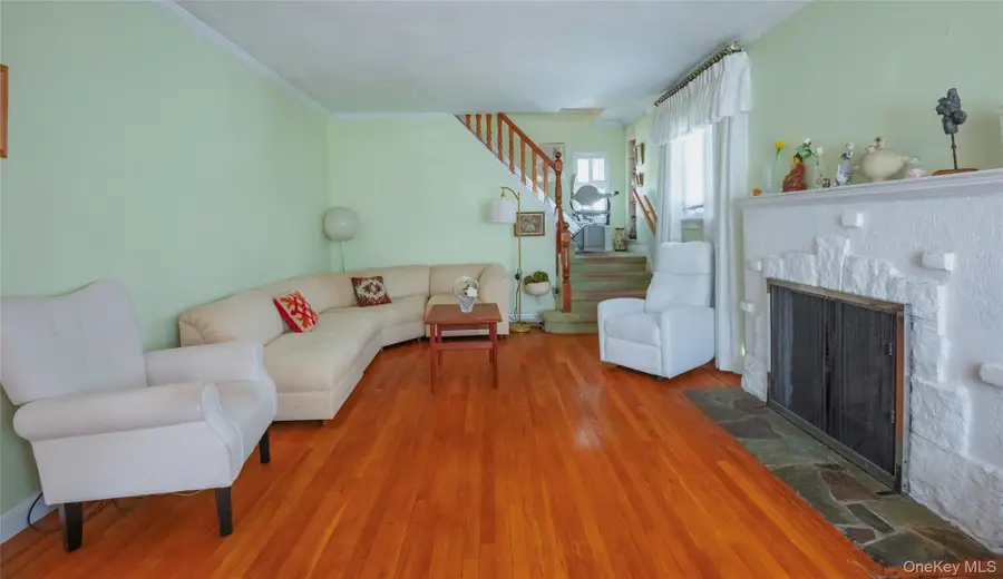 141-27 Coolidge Avenue, Briarwood, NY 11435 - #3