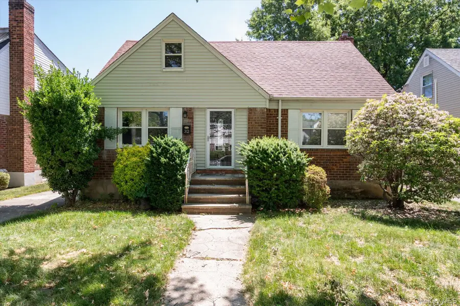 32 Croyden, New Hyde Park, NY 11040 - #2