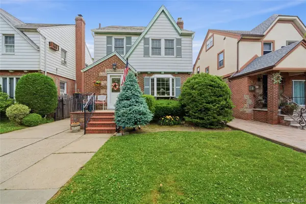 6033 69th Lane, Maspeth, NY 11378