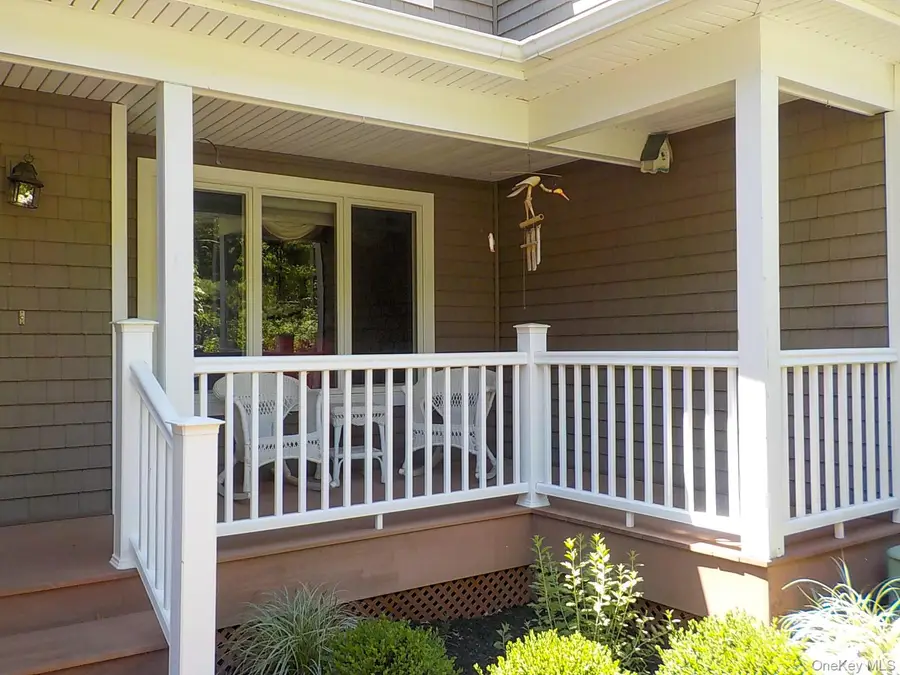22 Kettle Hole Road, Manorville, NY 11949 - #2