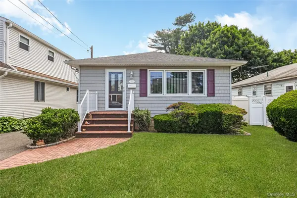6 Center Street #20, Hicksville, NY 11801