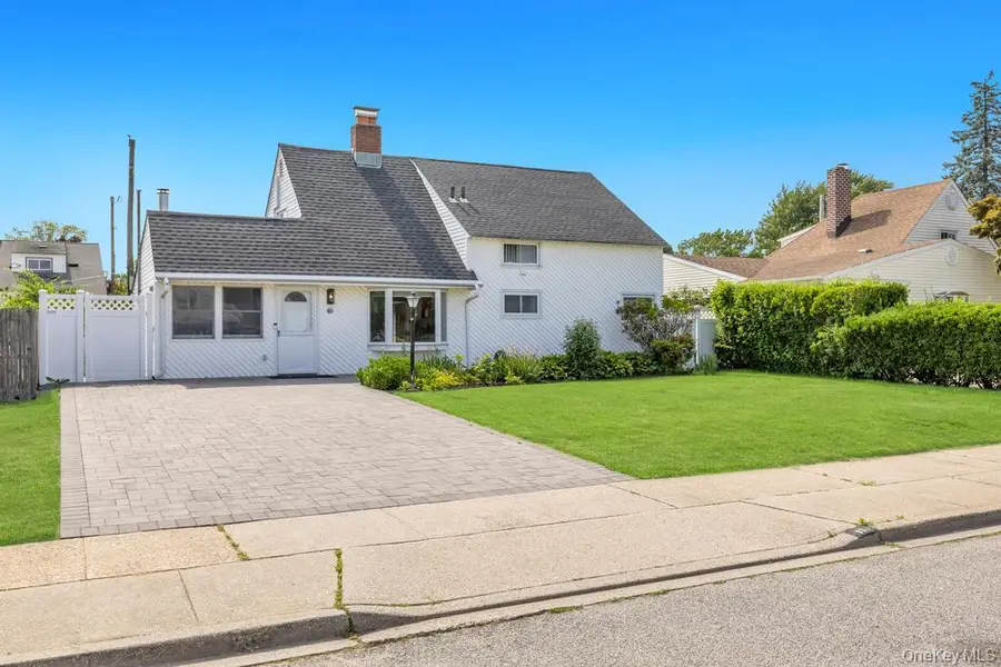 17 Skylark Lane, Levittown, NY 11756 - #2
