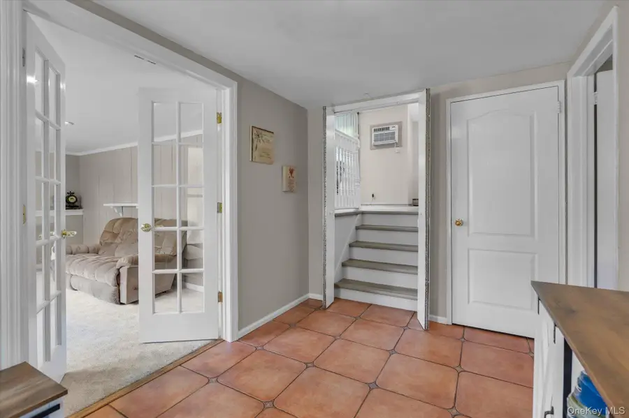 28 Harriet Lane, Huntington, NY 11743 - #3