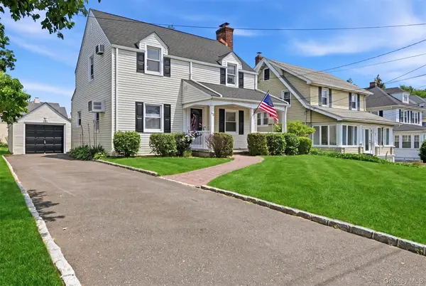 63 Andrew Street, Manhasset, NY 11030