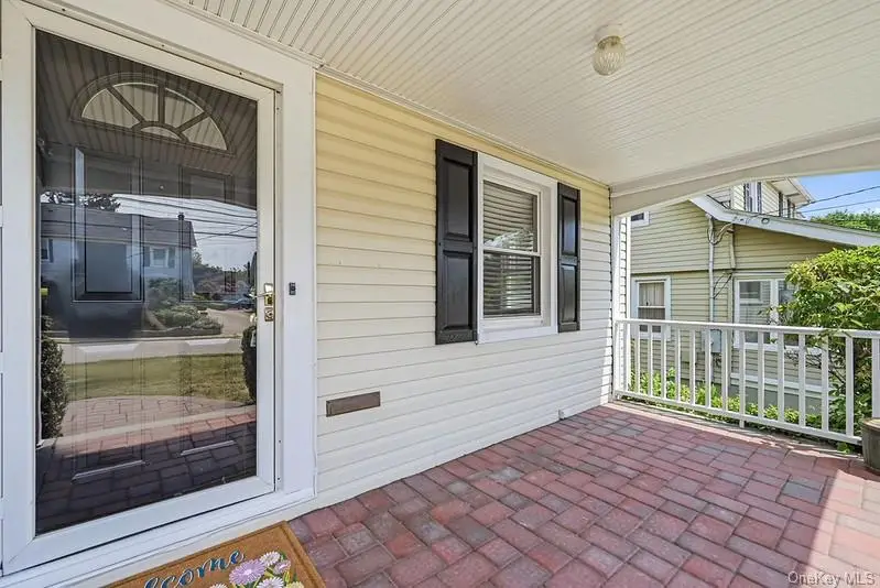 63 Andrew Street, Manhasset, NY 11030 - #3