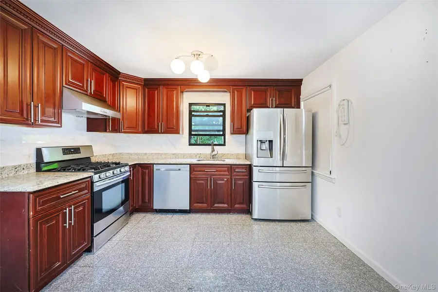 1010 Polk Avenue, Franklin Square, NY 11010 - #3