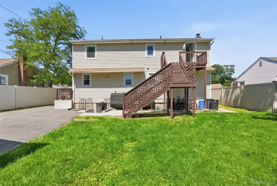 7 Penndale Drive, Amityville, NY 11701 - #3