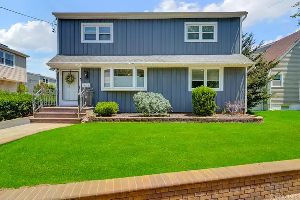 1893 Meadowbrook Road, Merrick, NY 11566