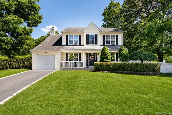 4 Redbud Court, Middle Island, NY 11953
