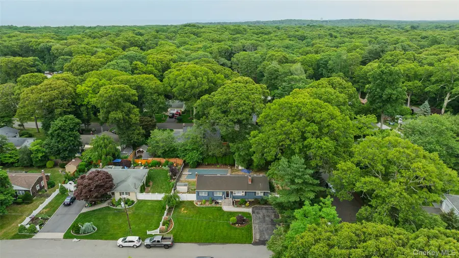 30 Marbeth Circle, Miller Place, NY 11764 - #3