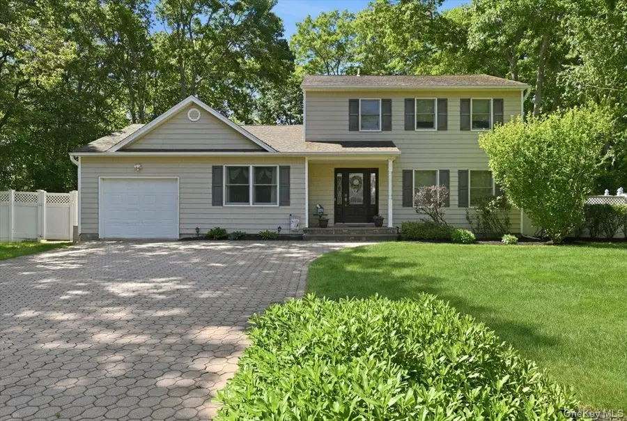 32 Scenic Hills Drive, Ridge, NY 11961 - #3