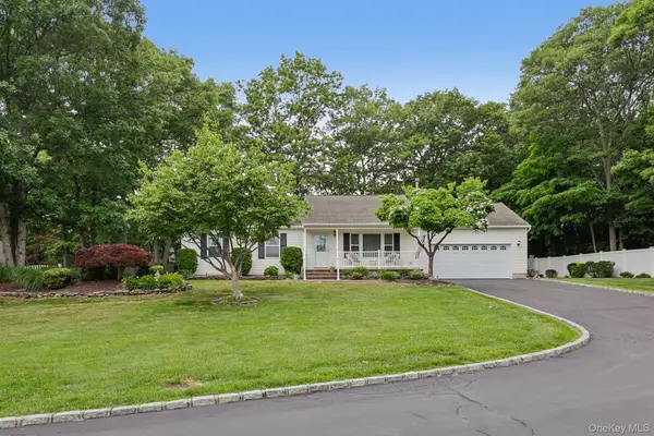 42 Apex Drive, Coram, NY 11727