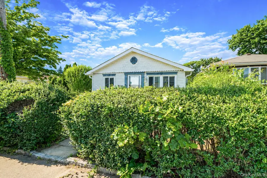 535 Outlook Avenue, West Babylon, NY 11704 - #3