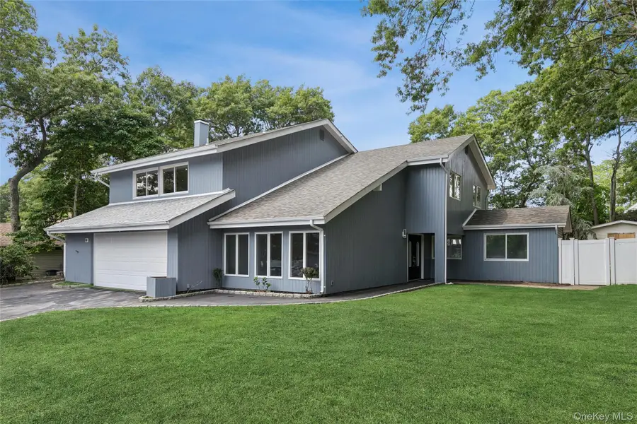 19 Nixon Street, Farmingville, NY 11738 - #2