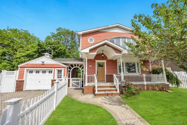 2331 Neptune Avenue, Seaford, NY 11783