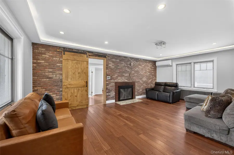 161 Greenway W, New Hyde Park, NY 11040 - #2