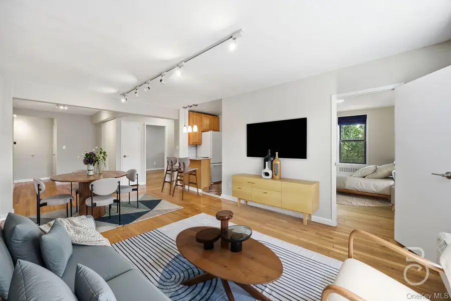 25-34 Crescent Street #2K, Astoria, NY 11102 - #2