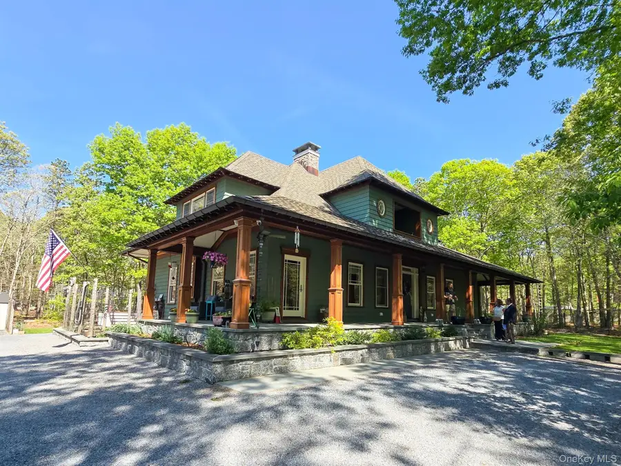 490 Wading River Road, Manorville, NY 11949 - #3