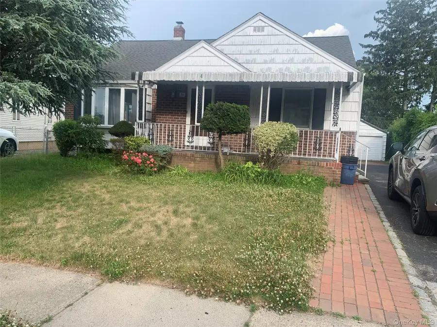 54 Camden Place, New Hyde Park, NY 11040 - #2