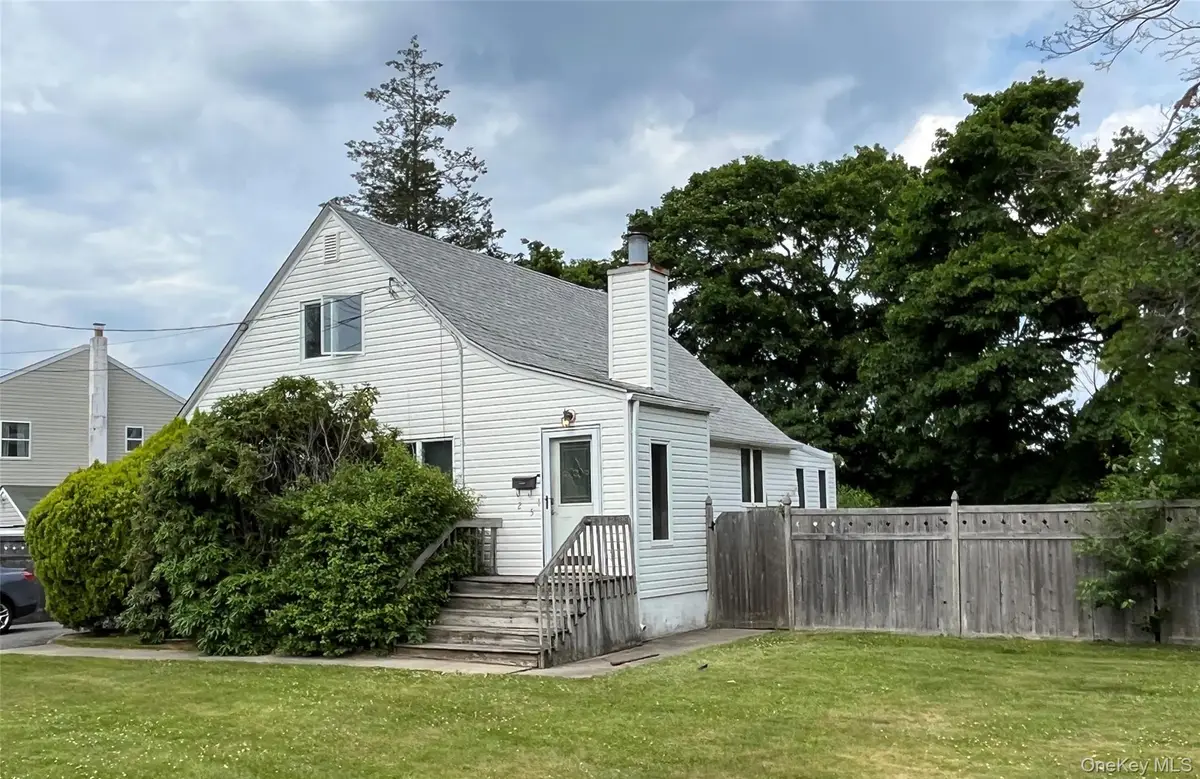 25 Conklin Street, Deer Park, NY 11729 - #1