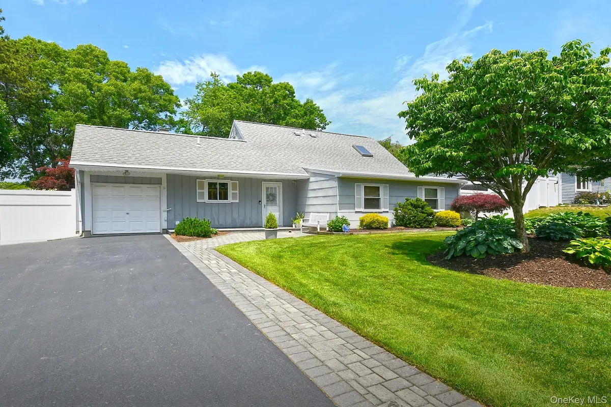 5 Meyer Lane, Medford, NY 11763 - #1
