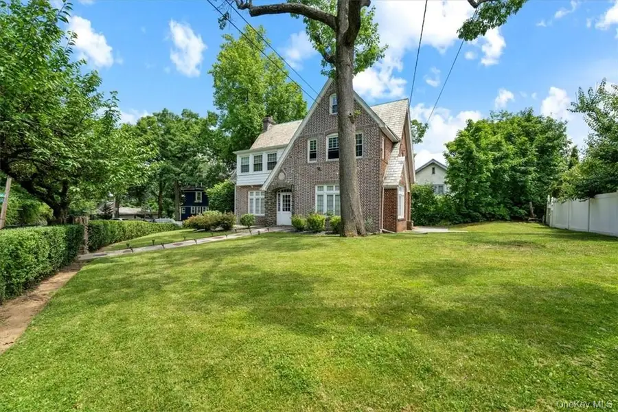 2 Rockland Avenue, Yonkers, NY 10705 - #3