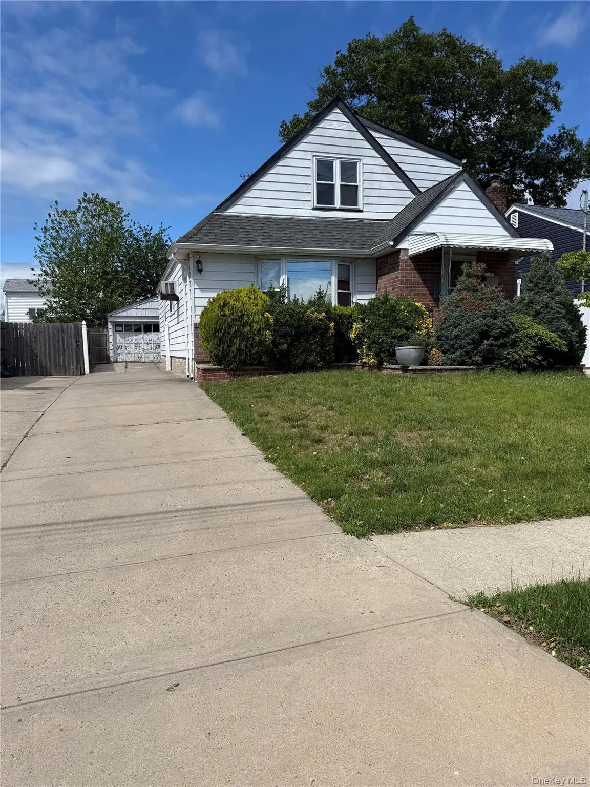 215 Brown Street, Valley Stream, NY 11580 - #1