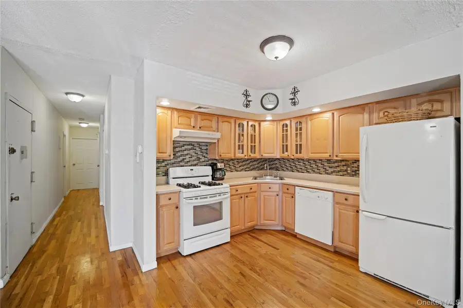 71-34 162nd #3, Fresh Meadows, NY 11365 - #2